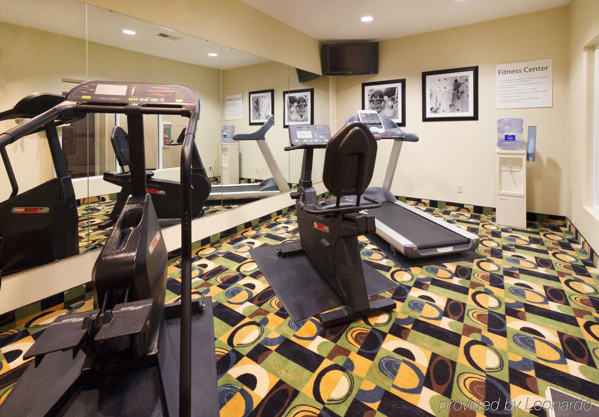 Holiday Inn Express Hotel & Suites Burlington By Ihg Facilities photo
